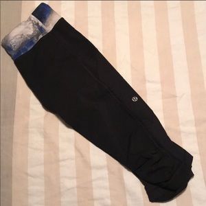Lululemon Cropped Yoga Pants - Size 6